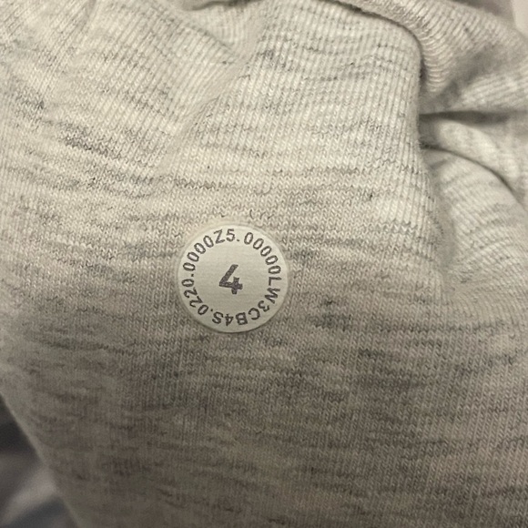 Lululemon scuba pull over - Picture 5 of 8